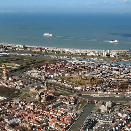 Le Familial Apartment Calais Bagian luar foto